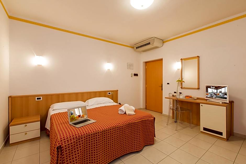 Ristorante Hotel Lucia - 100 mt dal mare