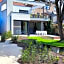 B&B Charles Cabour