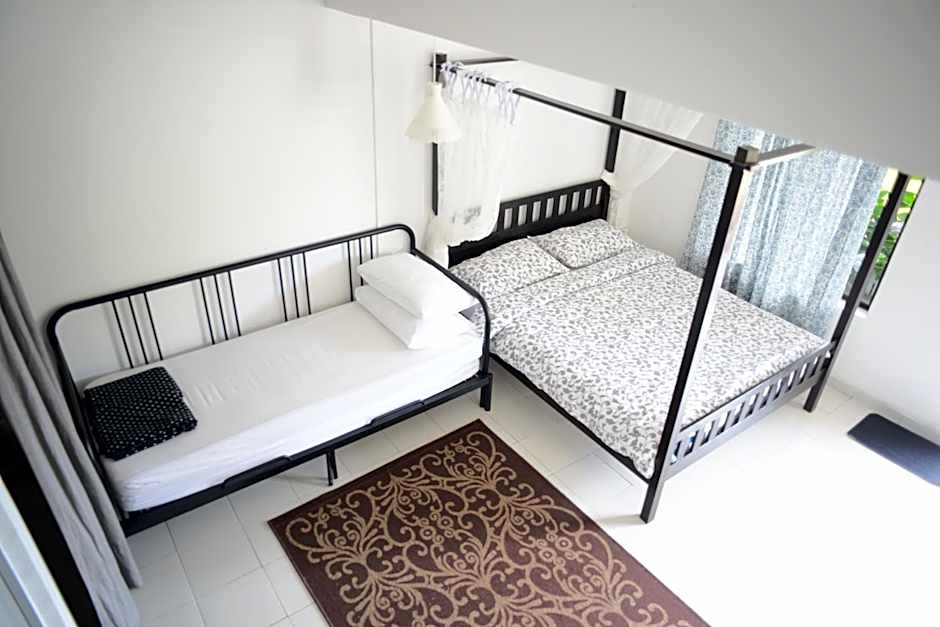 Tiny Boutique Habitat