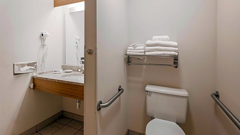 Best Western Golden Spike Inn & Suites