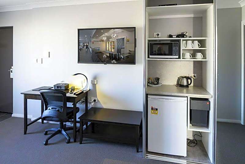 Aastro Dish Motor Inn