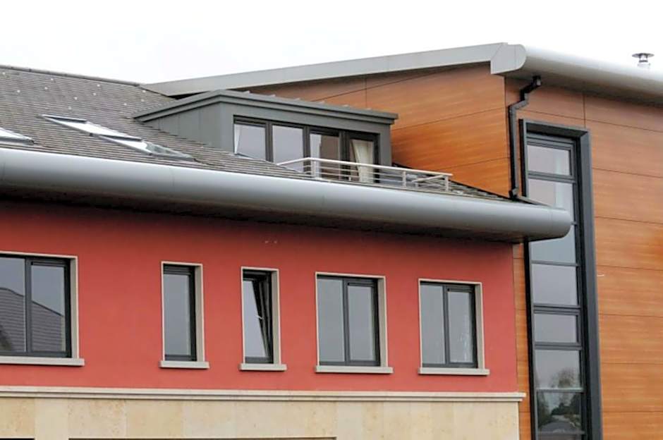 Carrick Plaza Suites and Apartments