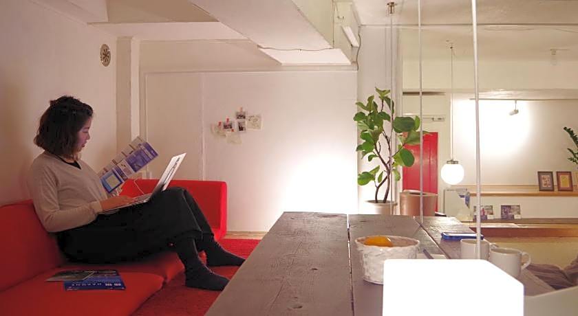 plumhostel