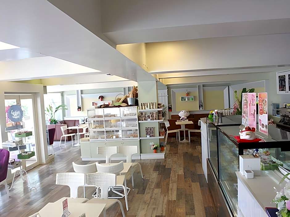 Vwish Hotel
