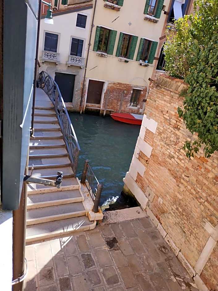 Alloggi Acquavita - checkin at "Alloggi SS Giovanni e Paolo"