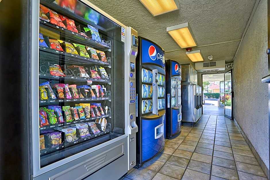 Motel 6-Kingman, AZ - Route 66 East