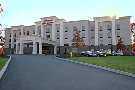 Hampton Inn By Hilton And Suites Jamestown