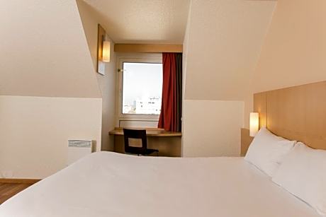 Standard Room with 1 Double Bed