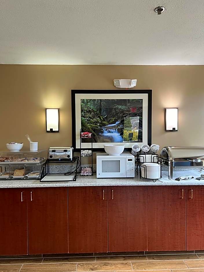 Comfort Inn & Suites Wilkes-Barre
