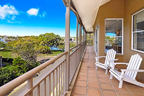 Deluxe Three-Bedroom Penthouse with Private Rooftop BBQ Terrace - Pleystowe - External Apartment