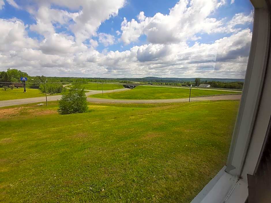 Howard Johnson by Wyndham Woodstock NB