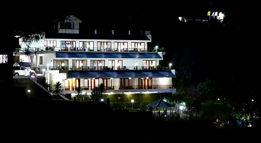 Mount 'n' Mist Hotel