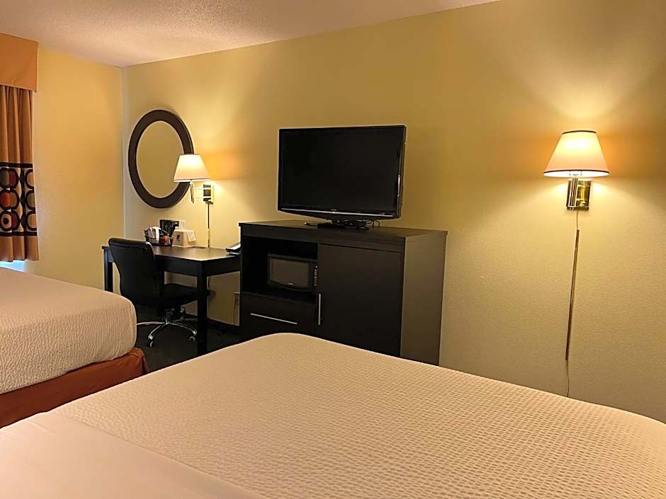 Super 8 by Wyndham Colby