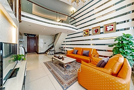 Duplex Deluxe Queen Suite