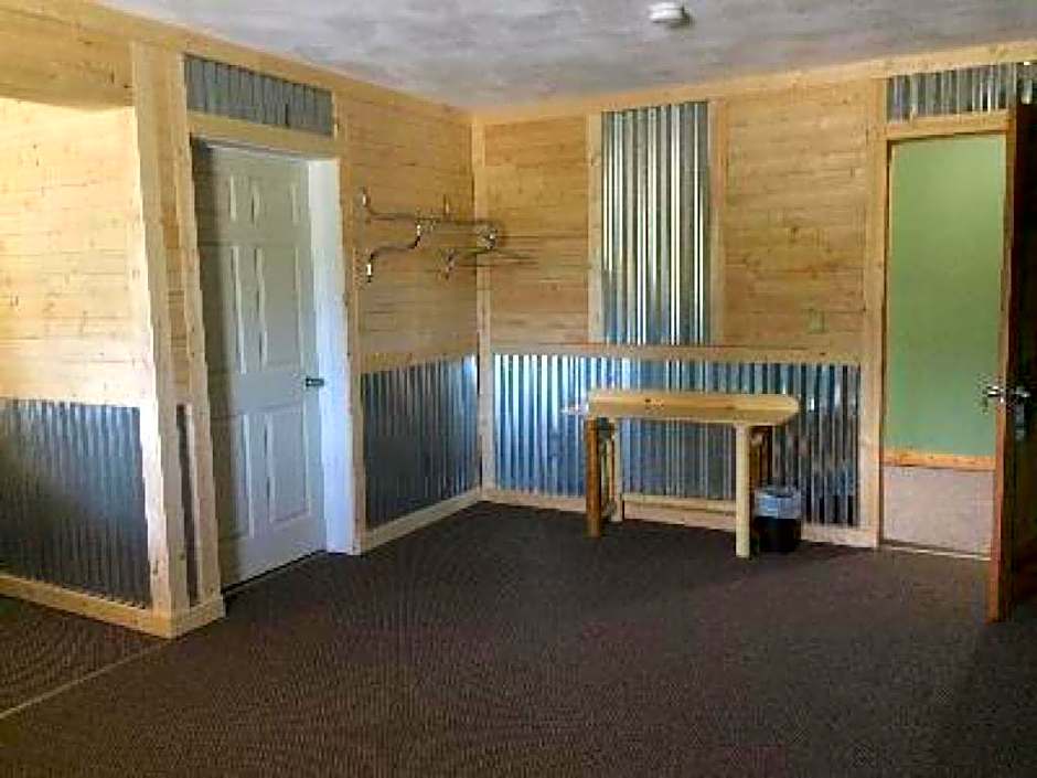 Big Horse Inn and Suites