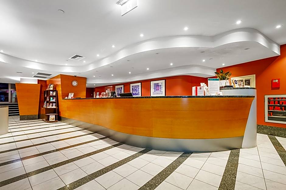 Clarion Suites Gateway
