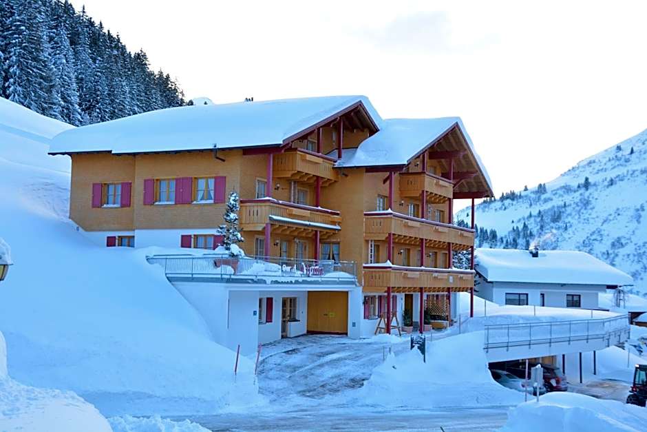 Hotel Garni Alpina