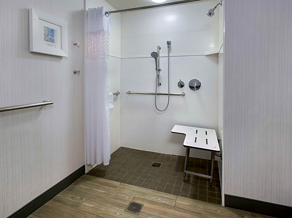 Photo 1 of 1 of 1 Queen Bed, Hearing/Mobility Accessible, Roll in Shower
