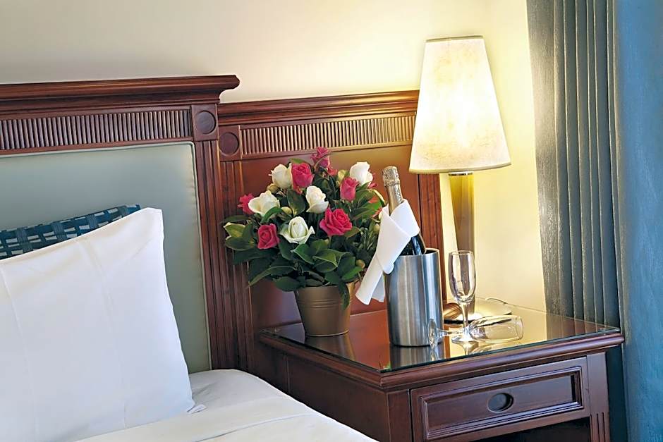 Best Western Plus Buckingham International