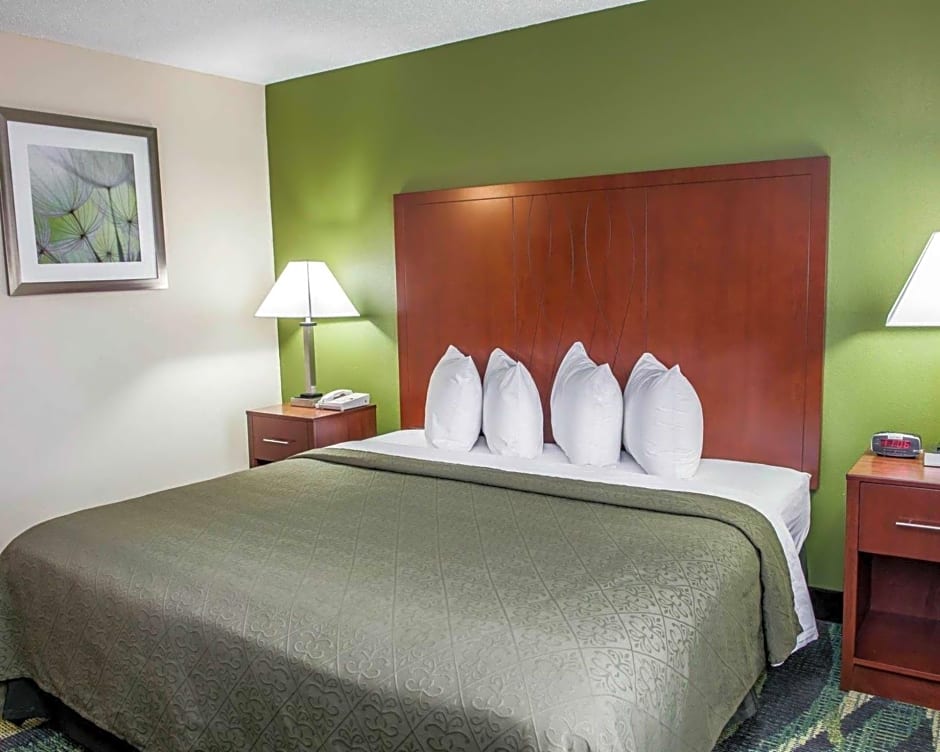 Quality Inn & Suites South Bend Airport