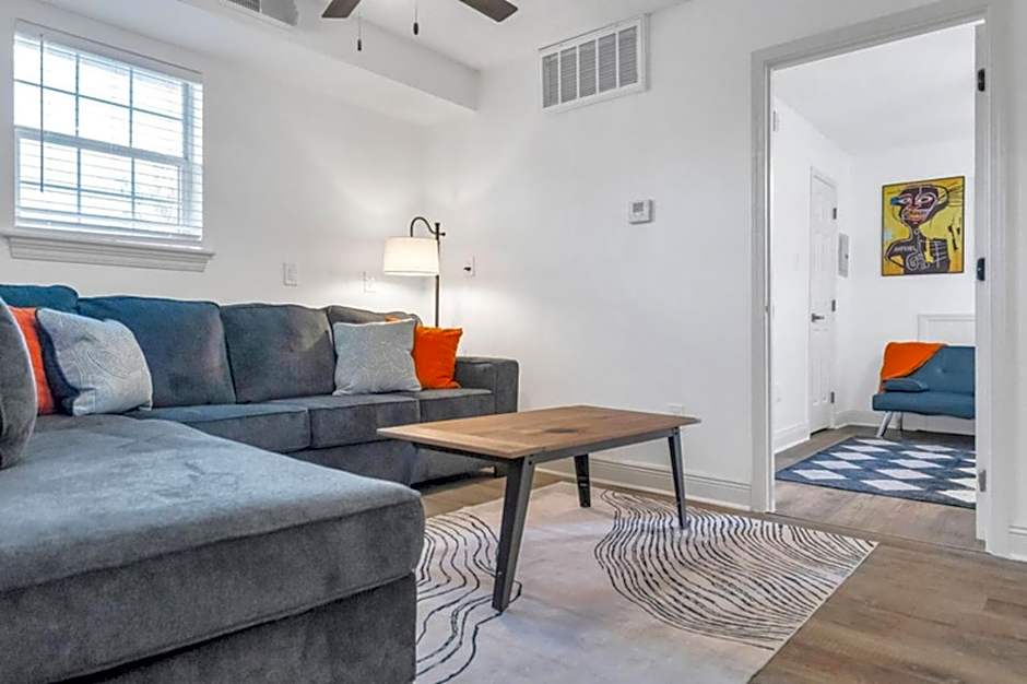 Mid-city Muse W Pool -spacious 5br Minutes To Fq
