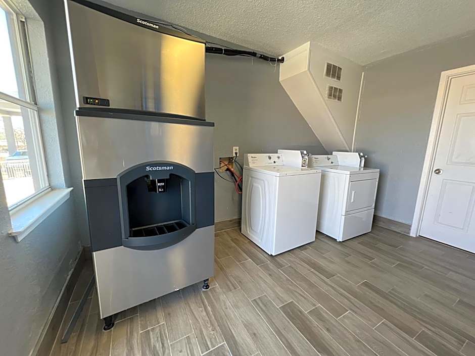 Days Inn by Wyndham Suites Fredericksburg