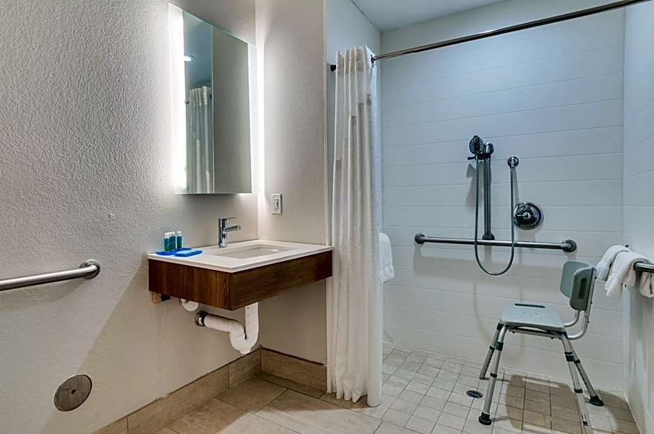 Holiday Inn Express Hotel & Suites Lake Elsinore By IHG