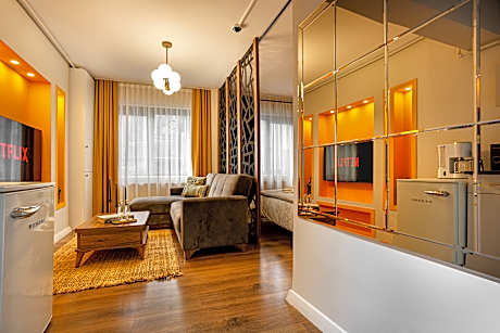 Deluxe King Studio (1)