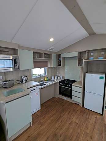 ACCESSIBLE FRIENDLY MODERN Family Caravan Littlesea Haven Weymouth
