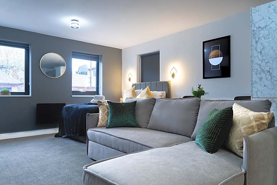 Studio & 1 Bedroom Apartments - PE1 - Contractor Friendly - Free Parking - Sofa Beds - Sky TV - Full Kitchen - Washer Dryer - WiFi