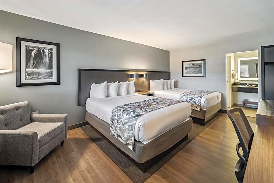 Best Western Plus Hilltop Inn