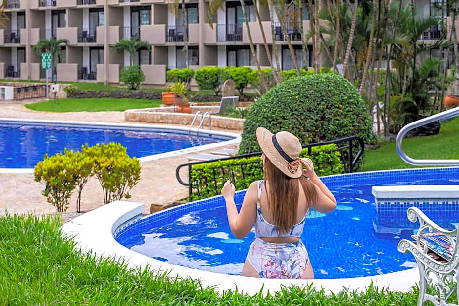 Irazu Hotel & Studios