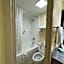 La Quinta Inn & Suites by Wyndham Indianapolis Airport Lynhurst
