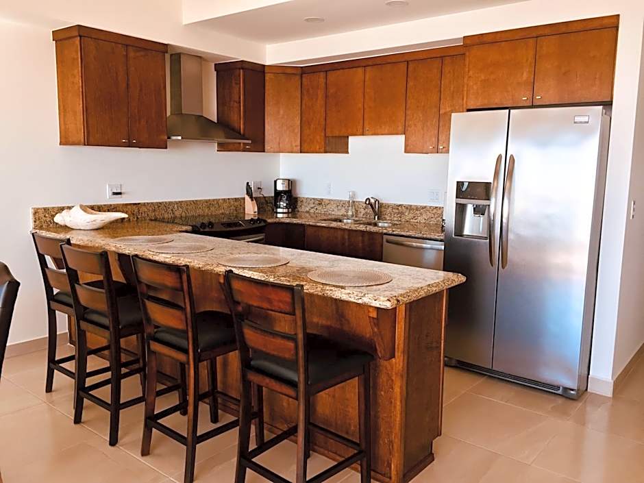 La Jolla Excellence, Exclusive Front Beach!