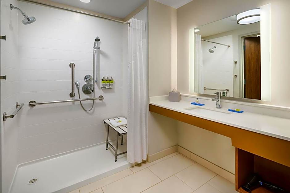 Holiday Inn Express And Suites OAKHURST-YOSEMITE PARK AREA By IHG