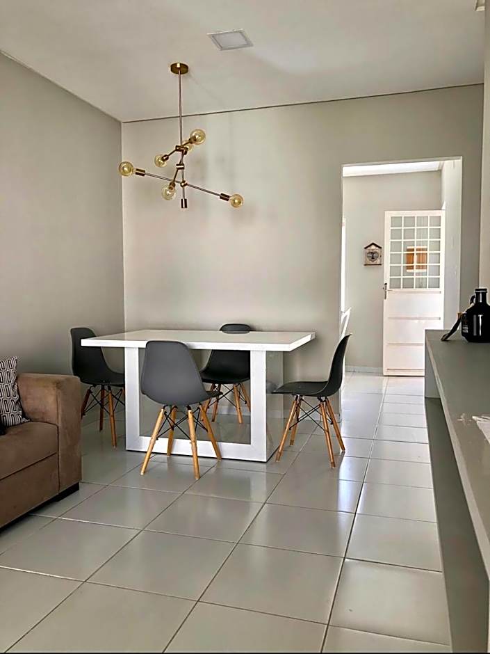 Casa para temporada com garagem para dois carros