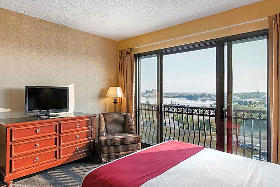 Shoreline Inn & Conference Center, Ascend Hotel Collection