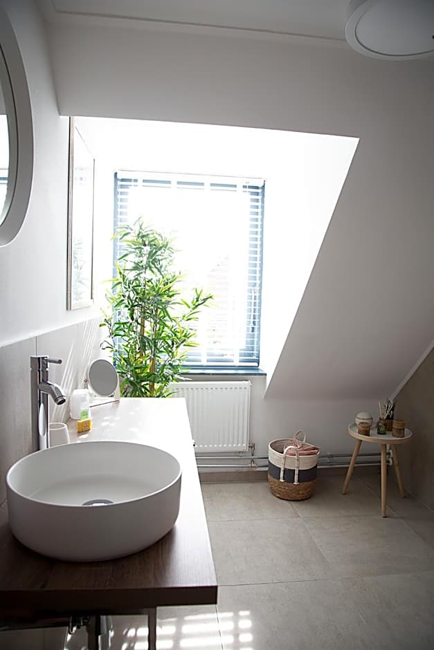 Bed and Wine Nonsolovino