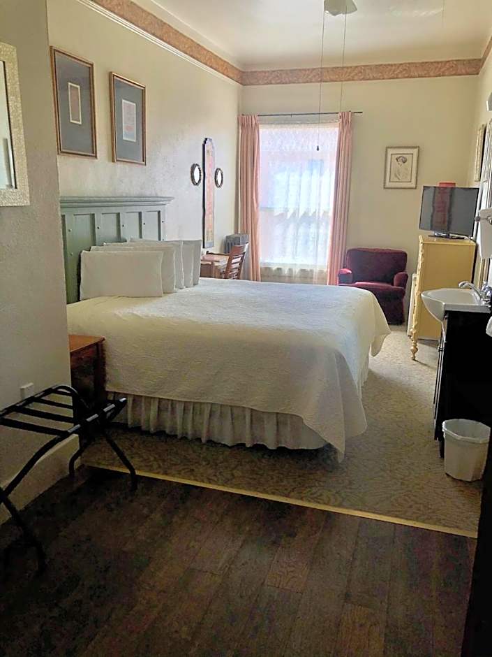 Historic Palace Hotel