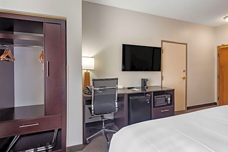 1 Double Bed Nonsmoking Accessible
