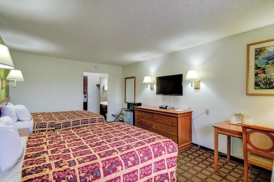 Bloomer Inn & Suites