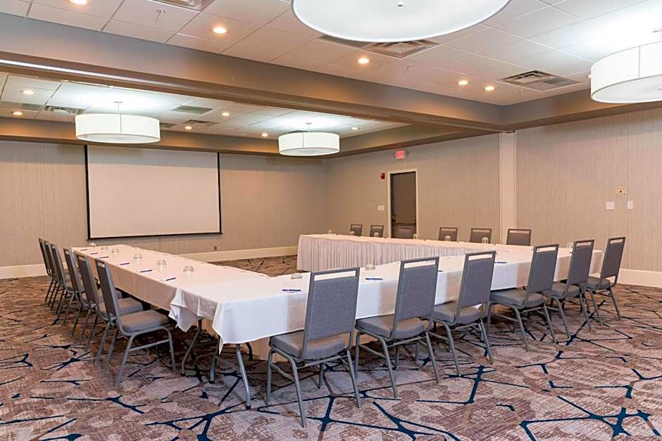 Sonesta Hotel Grand Rapids Airport