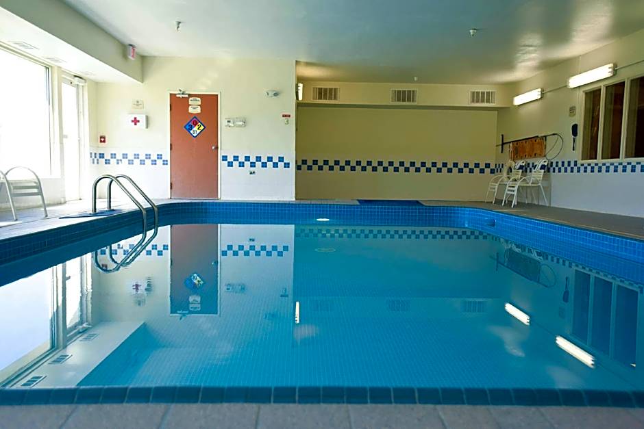 AmericInn by Wyndham Topeka