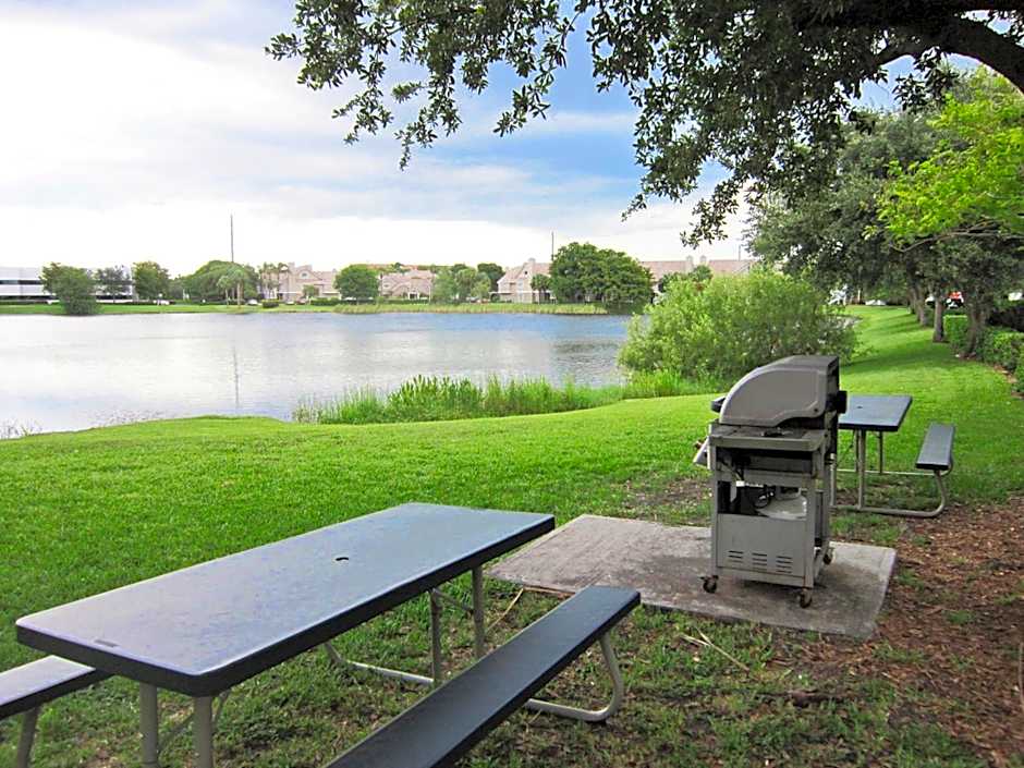 Extended Stay America Suites - Boca Raton - Commerce