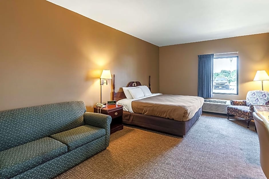Econo Lodge Inn & Suites Middletown - Winchester South
