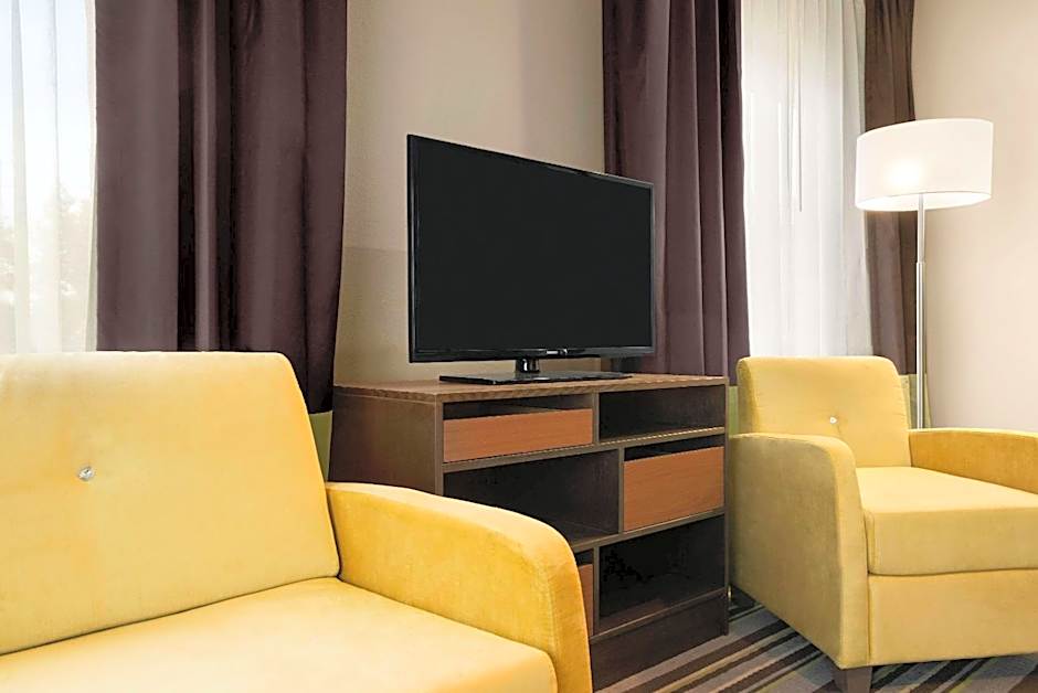 Super 8 by Wyndham Hershey