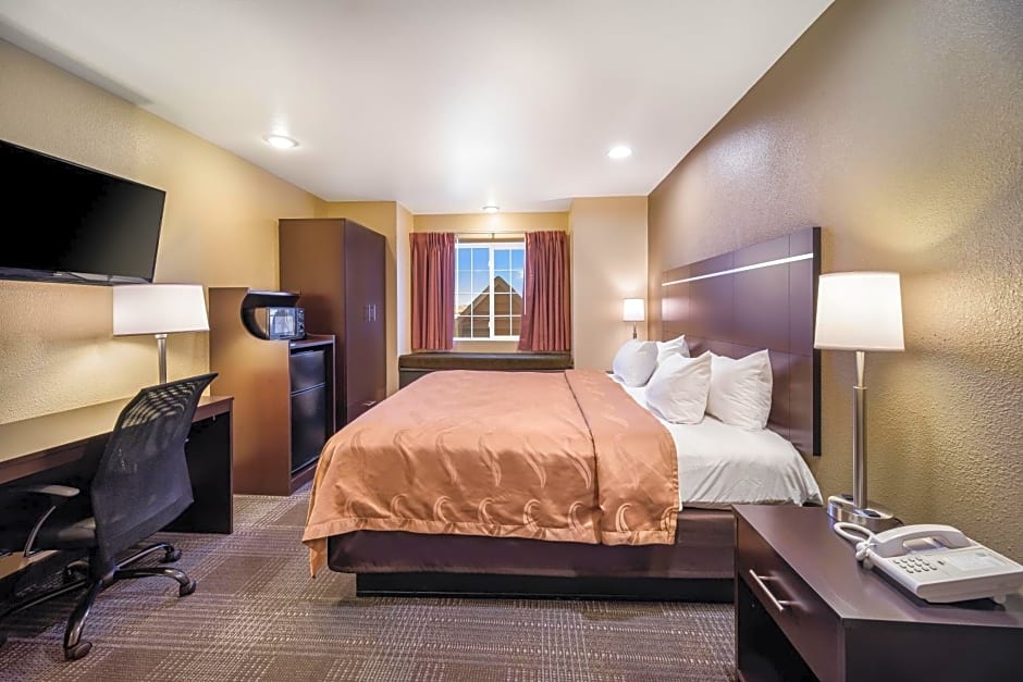 Quality Inn & Suites near NAS Fallon