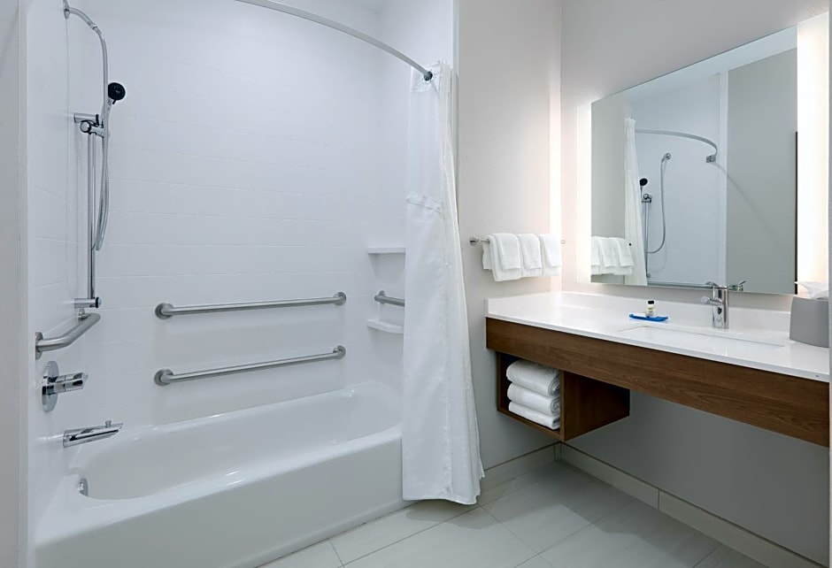 Holiday Inn Express And Suites Plano - The Colony By IHG