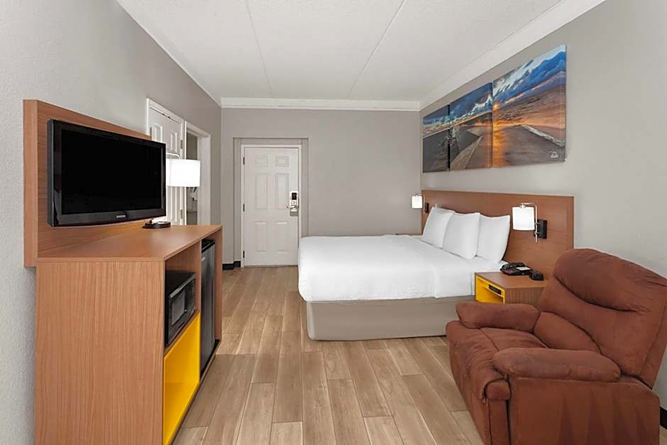 Days Inn & Suites by Wyndham Arlington Heights