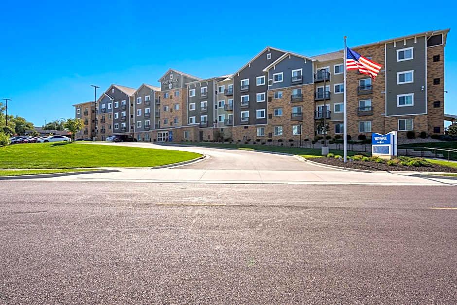WaterWalk Extended Stay by Wyndham Kansas City - Overland Pk